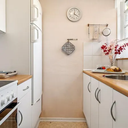 Throtti - 50m From The Sea By Interhome
